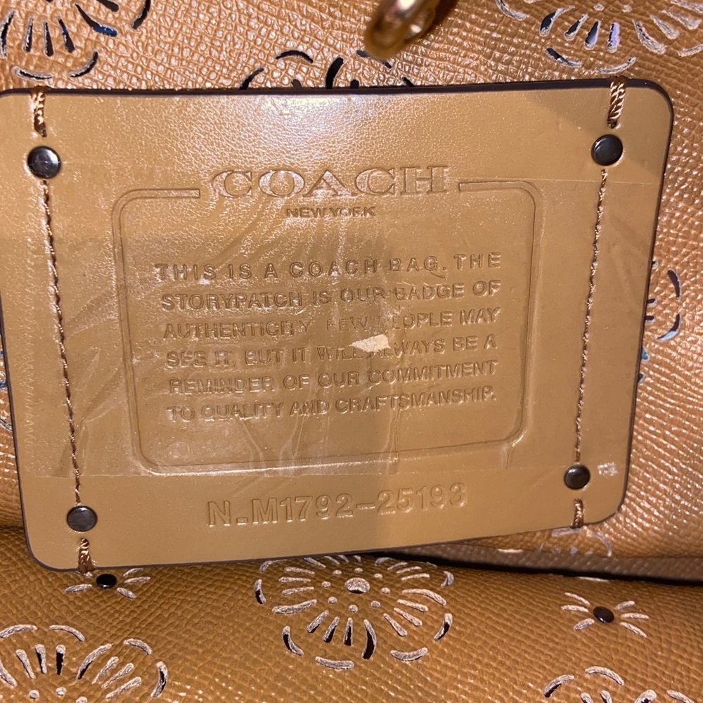 Coach Suede Bucket Bag 18 with Cut Out Tea Rose EUC - Picture 6 of 8